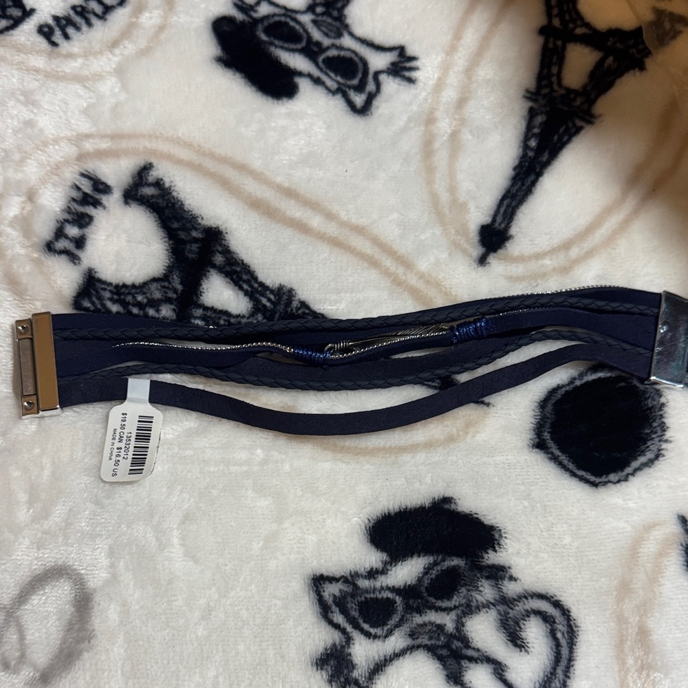 NWT Torrid Blue Star American Bracelet Size 3/4 Magnetic Closure - Picture 6 of 8